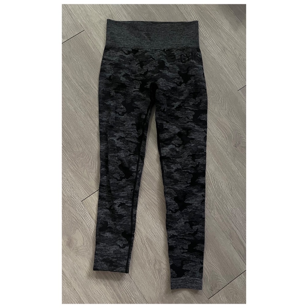 Gymshark black and gray camo leggings